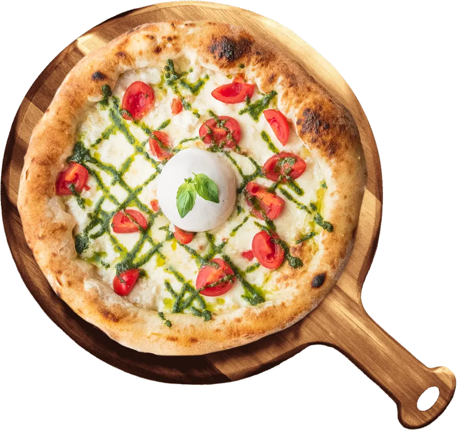 Pizza napolitaine à la burrata sur sa pelle en bois.